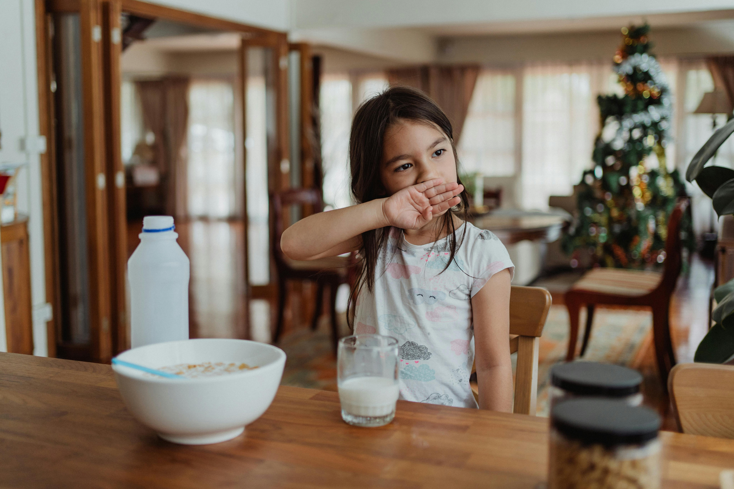 Mon enfant ne mâche pas : 4 astuces concrètes pour l'aider à progresser
